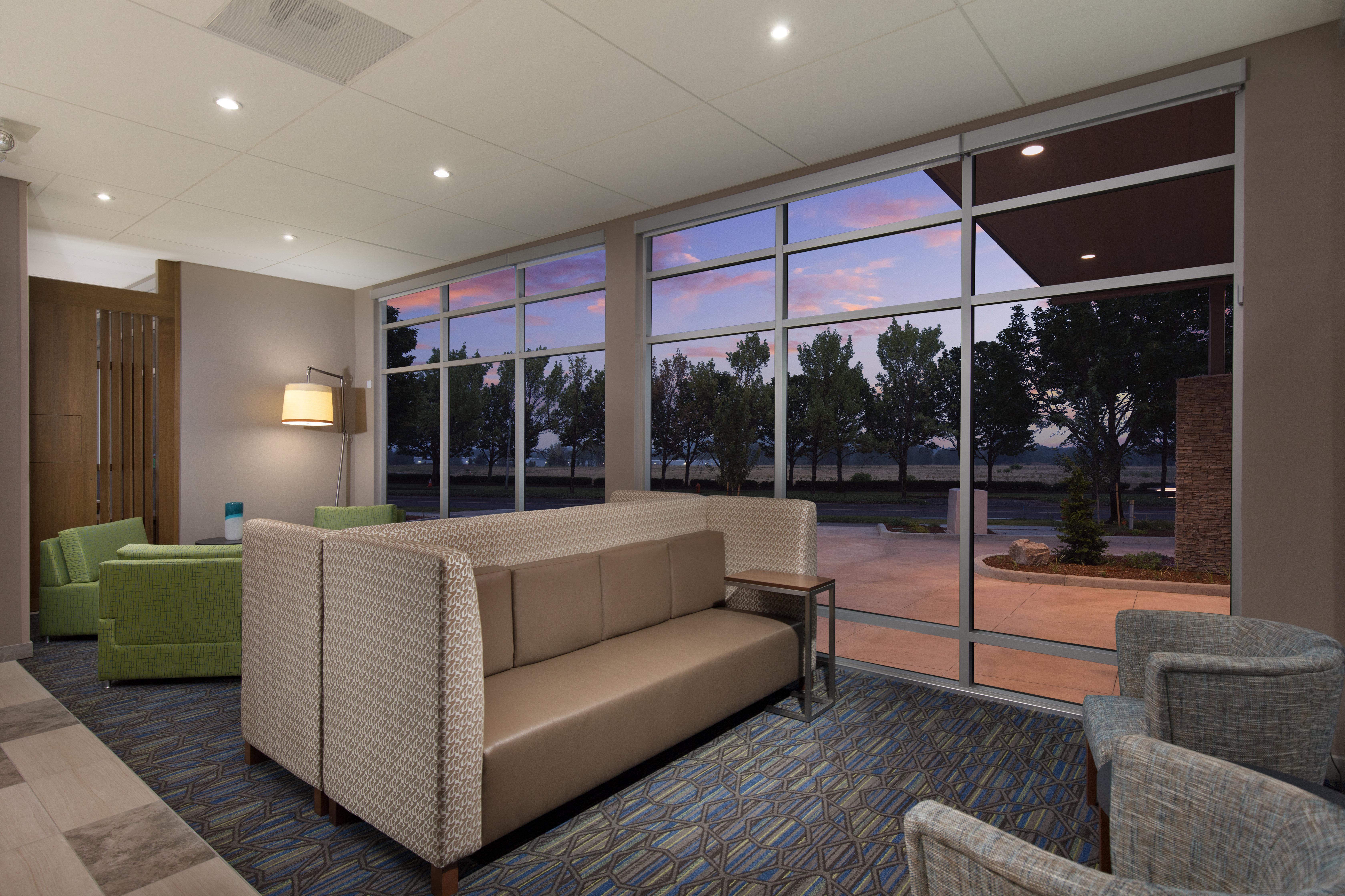 Holiday Inn Express & Suites - Portland Airport - Cascade Stn By Ihg Экстерьер фото
