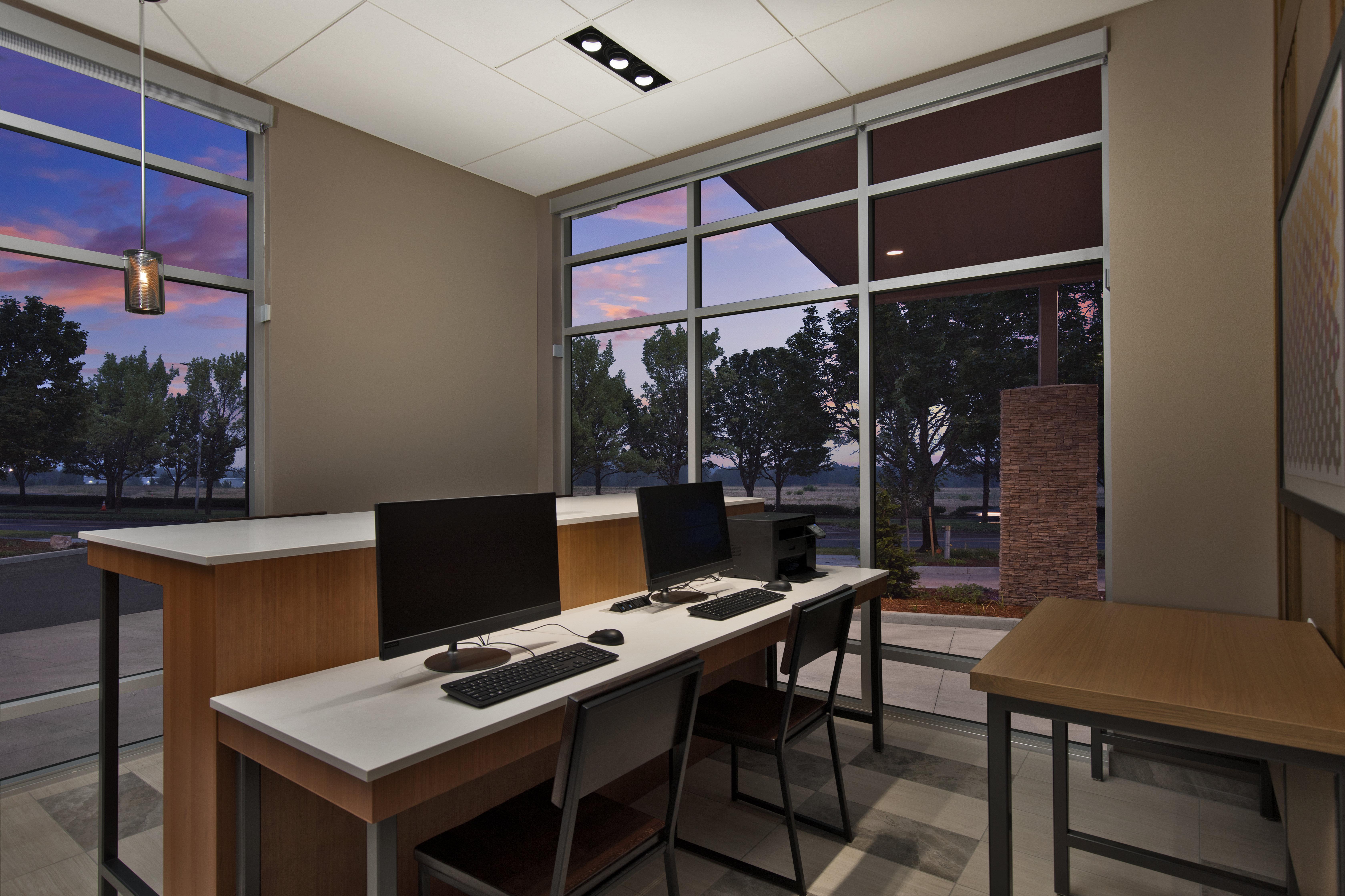 Holiday Inn Express & Suites - Portland Airport - Cascade Stn By Ihg Экстерьер фото